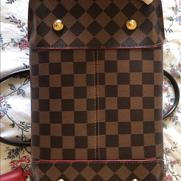 What Stores Sell Real Louis Vuitton Caissa